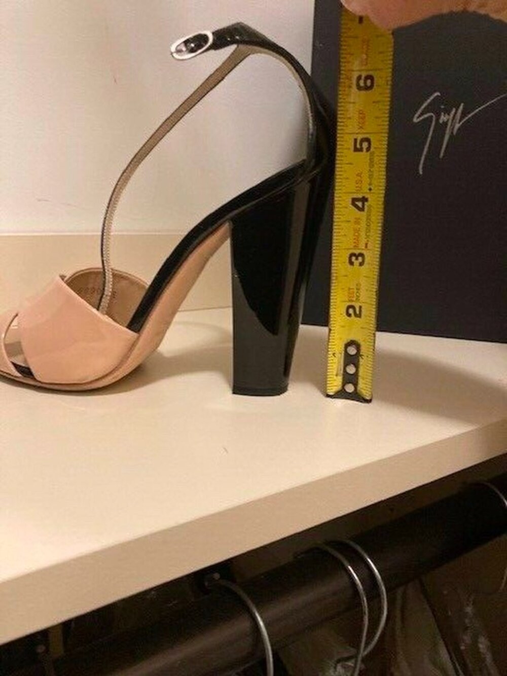 Giuseppe ZANOTTI open-toe beige/black ankle strap shoes - Picture 6 of 8